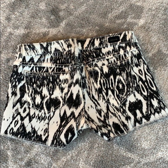 Bleu Lab reversible coated black jean shorts - Picture 10 of 16